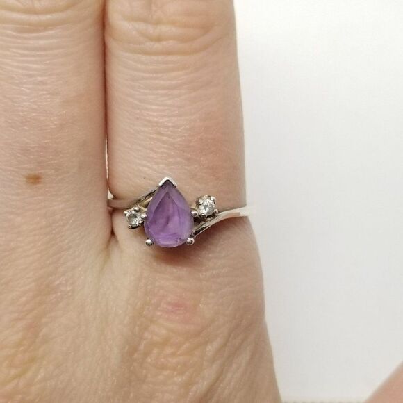Vintage Avon Sterling Silver Purple Pear Shape Rhinestone Ring, Size 8 Band - Picture 8 of 9